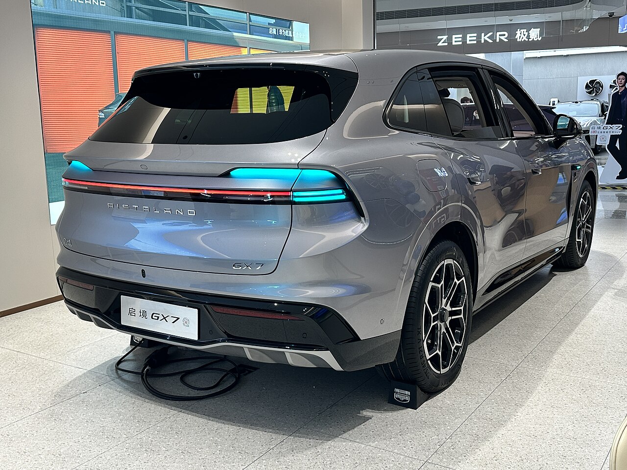 Qijing GX7 Opens Pre-Sales: Can GAC and Huawei's Family SUV Fix What the EV Startups Missed?