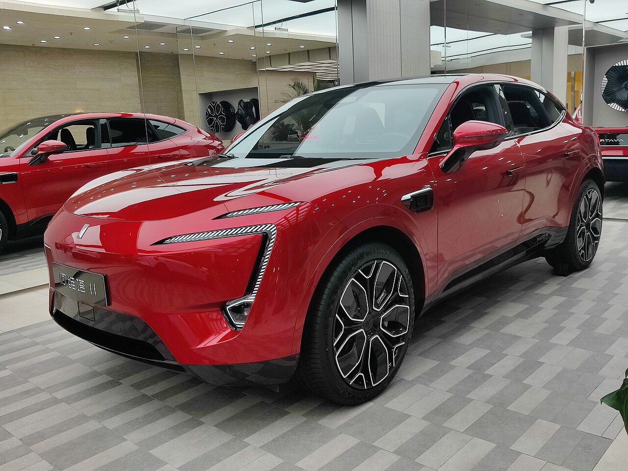 Avatr gives first look at flagship 9-series SUV, its deepest Huawei project yet, ahead of year-end debut