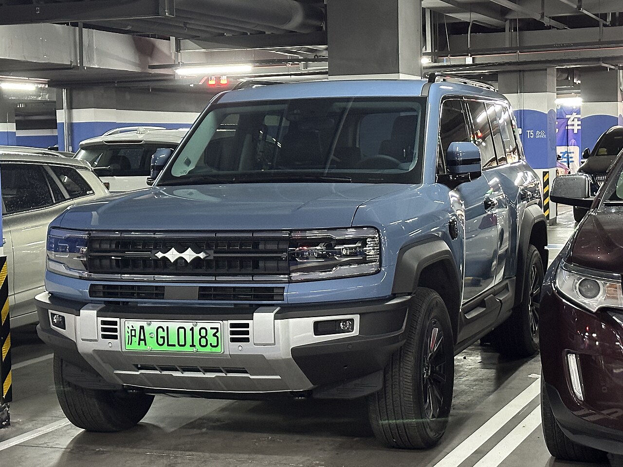Denza B5 driven: a 687-hp plug-in hybrid luxury SUV priced below a Toyota SW4