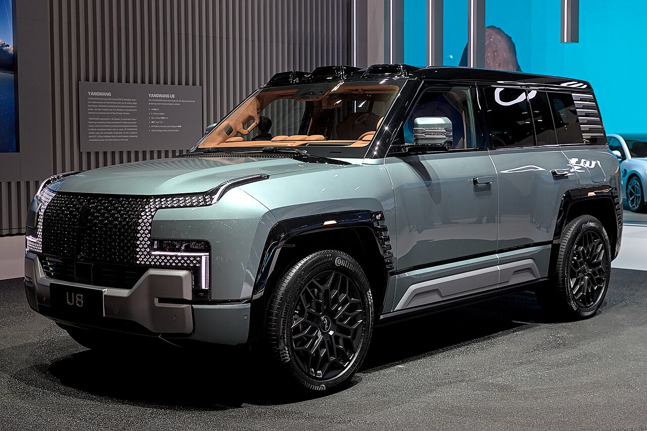 Yangwang caught testing a Phantom-style flagship saloon and a Cullinan-style SUV