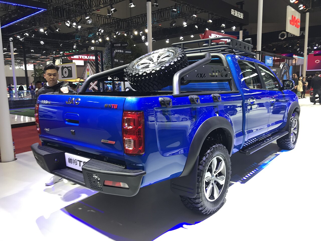 JAC Vietnam Pitches Locally Assembled Trucks and a Nationwide Service Network
