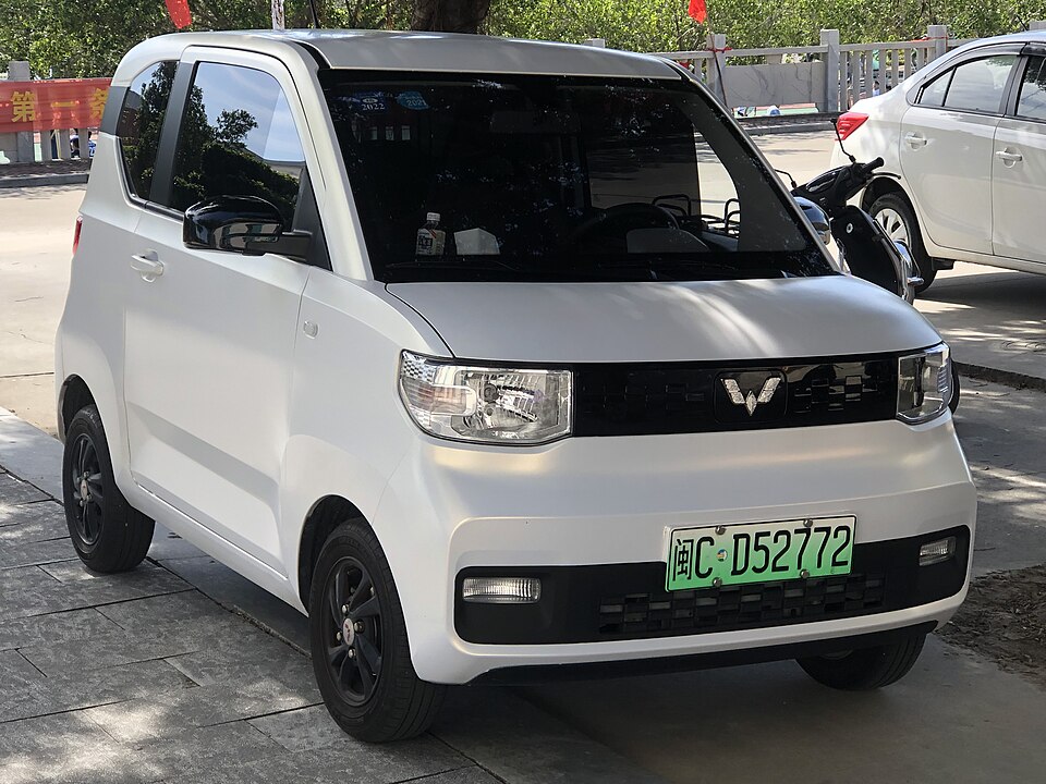 Wuling MiniEV 2026 bound for Vietnam: Macaron-style design, dual screens and an electronic parking brake