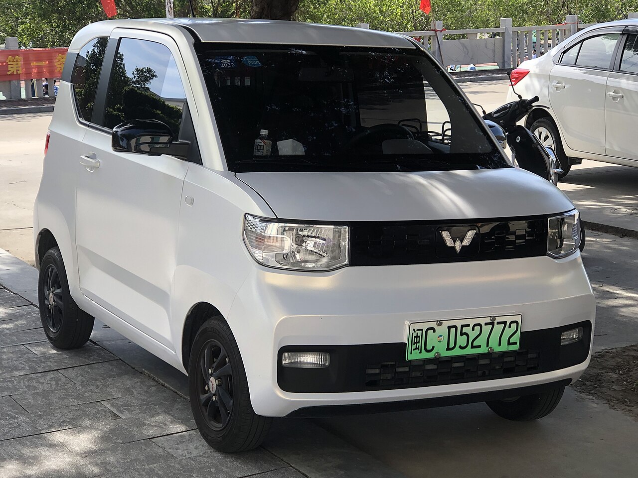 Wuling MiniEV 2026 bound for Vietnam: Macaron-style design, dual screens and an electronic parking brake