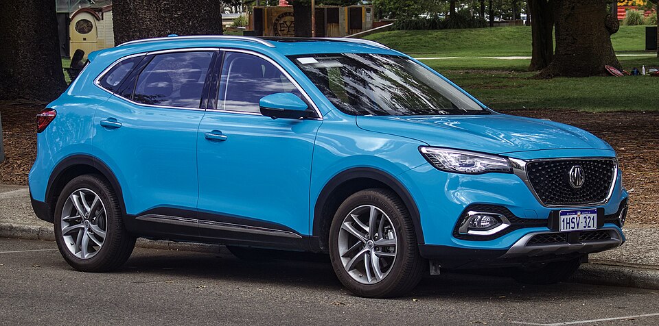 MG4 EV Urban Put to the Test in Colombia: Price, Specs, and Driving Verdict on MG's Electric Hatch