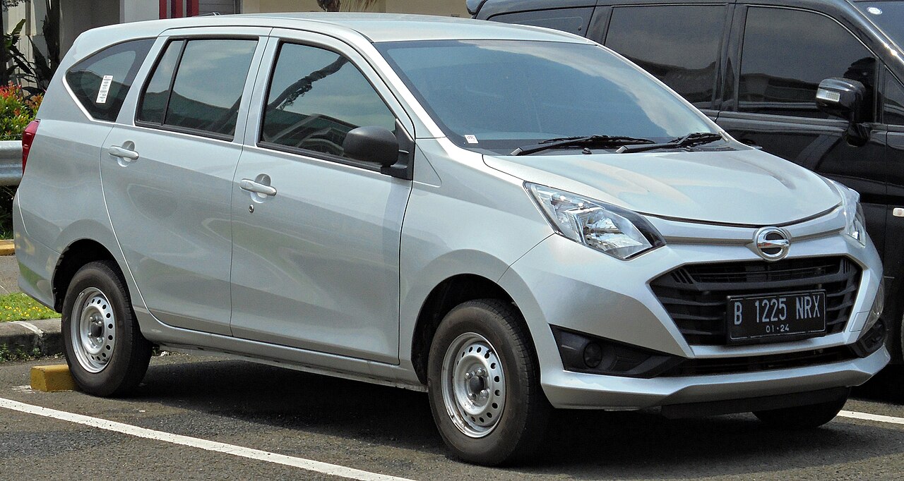 Spiked Iron Bumper Lands Daihatsu Sigra in Trouble with Indonesian Police